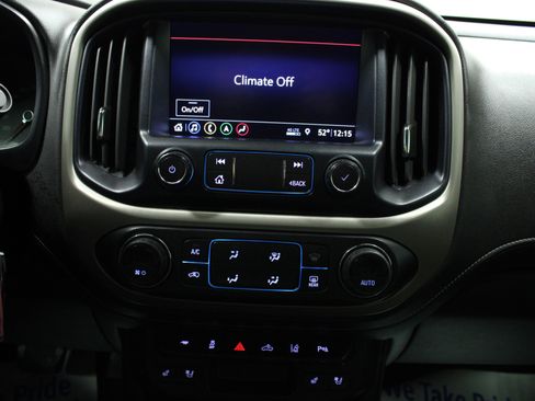 Used 2022 GMC Canyon Denali image 22