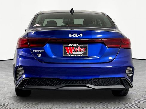 Used 2023 Kia Forte LXS w/ LXS Technology Package FWD image 5