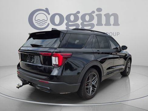 Certified 2025 Ford Explorer ST-Line w/ Premium Package RWD image 6