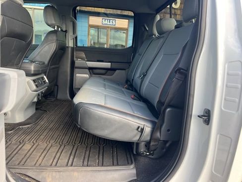 Used 2025 Ford F150 Lariat w/ Equipment Group 501A Mid AWD/4WD image 9