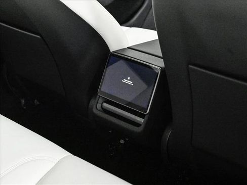 Used 2025 Tesla Model 3 Long Range RWD image 18