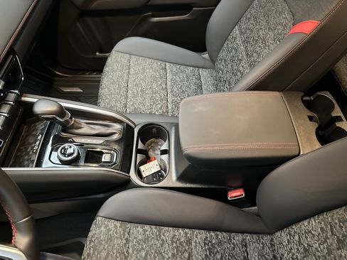 Used 2025 Chevrolet Colorado Z71 w/ Technology Package image 39