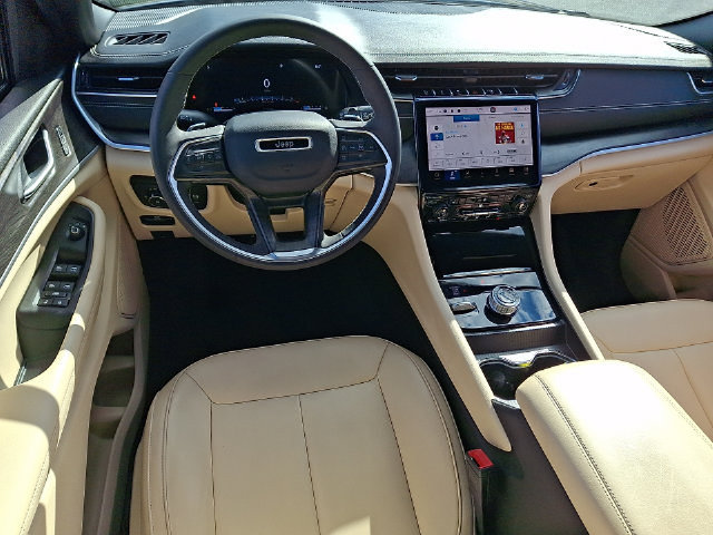 Certified 2023 Jeep Grand Cherokee Limited AWD/4WD image 11