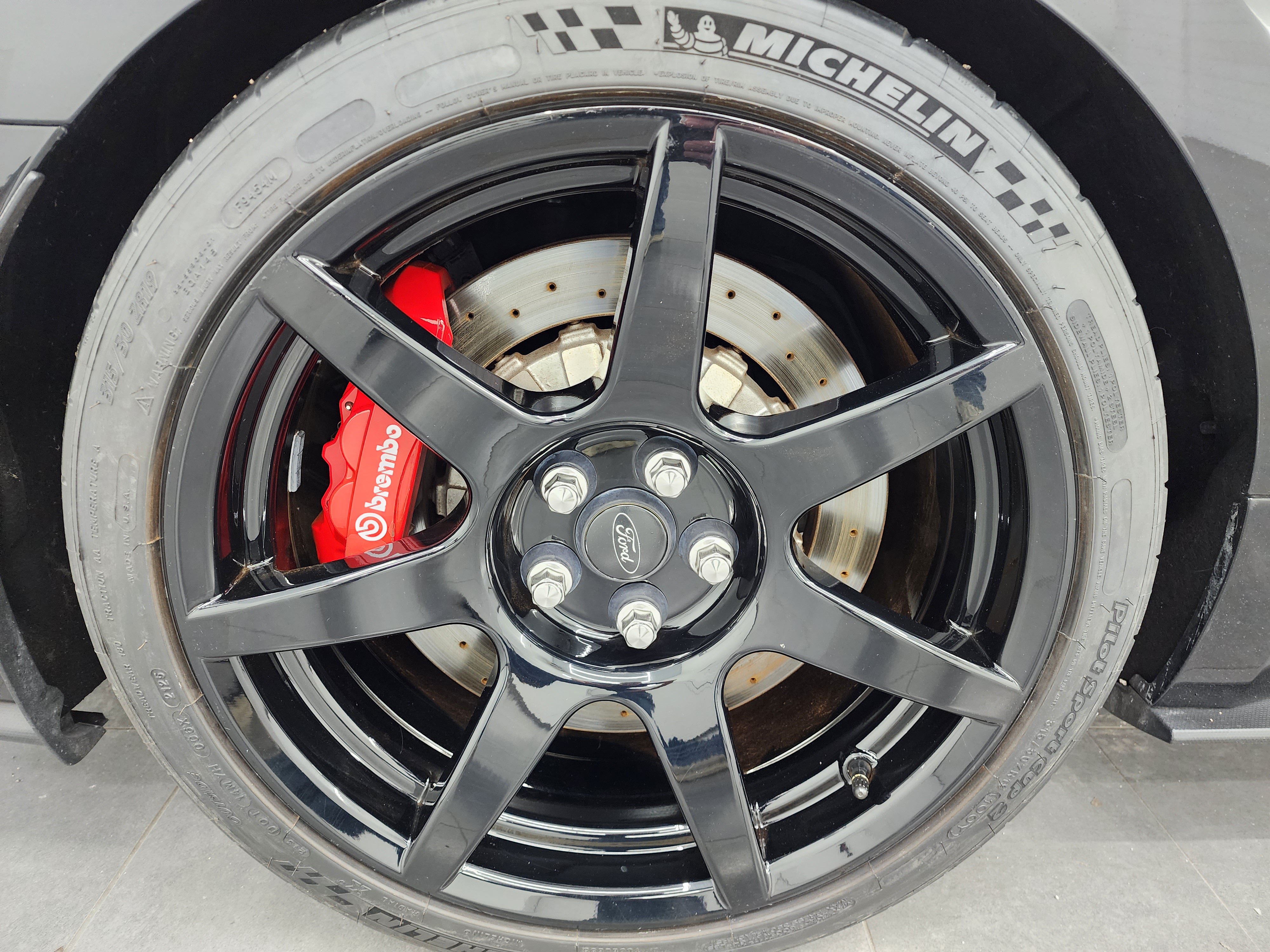 Used 2016 Ford Mustang Shelby GT350R w/ GT350R Equipment Group 920A RWD image 57