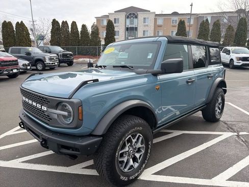 Used 2023 Ford Bronco Badlands AWD/4WD image 3