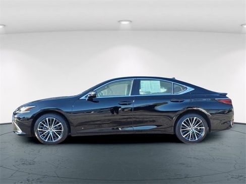 Certified 2023 Lexus ES 250 w/ Premium Package image 4