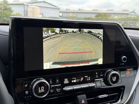 New 2026 Toyota Highlander Limited image 27