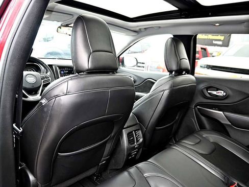 Used 2020 Jeep Cherokee Latitude Plus FWD image 13