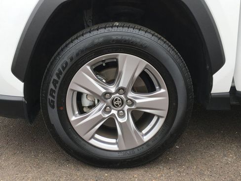 Used 2025 Toyota RAV4 XLE AWD/4WD image 34