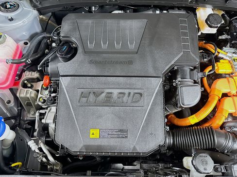 Used 2023 Kia Niro EX image 32