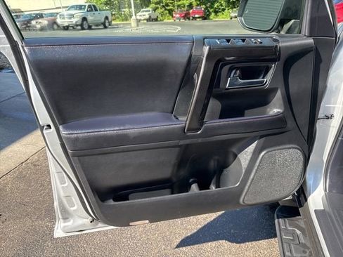 Used 2023 Toyota 4Runner TRD Off-Road Premium image 12