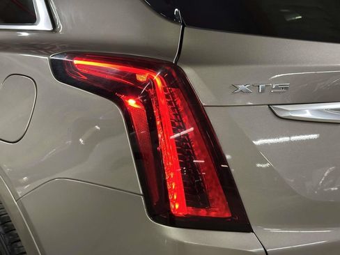 Used 2023 Cadillac XT5 Premium Luxury AWD/4WD image 10