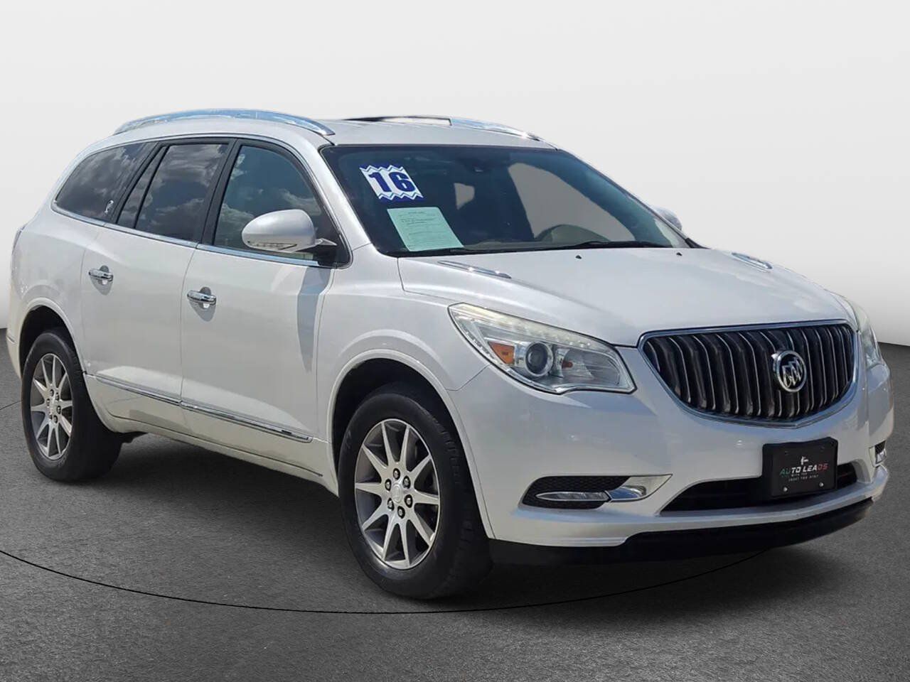 Used 2016 Buick Enclave Leather w/ Trailering Package FWD image 2