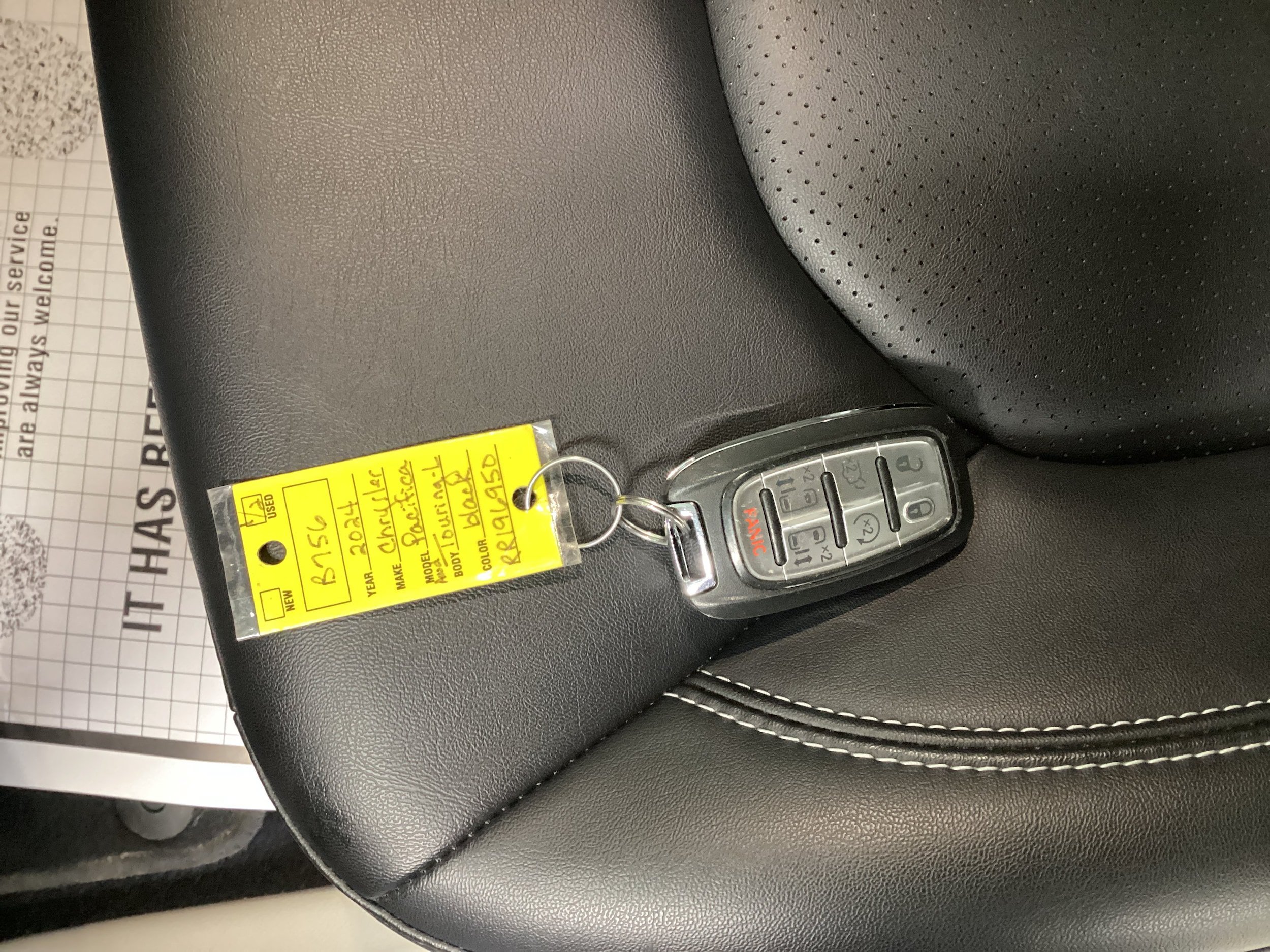 Used 2024 Chrysler Pacifica Touring-L AWD/4WD image 35