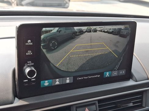 Used 2025 Honda Pilot EX-L image 17