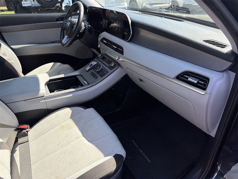 Used 2020 Hyundai Palisade SEL w/ Convenience Package image 16