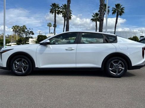 Used 2025 Kia K4 LXS image 9