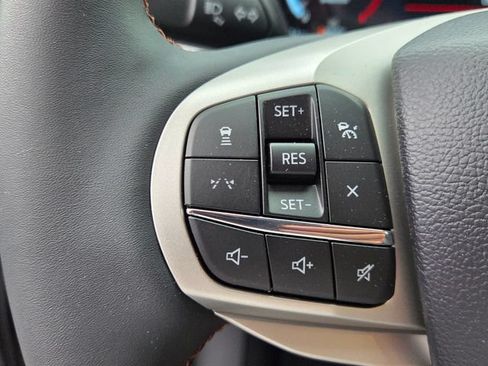 New 2026 Ford Explorer Active w/ Active Comfort Package RWD image 24