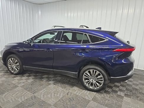 Used 2023 Toyota Venza XLE AWD/4WD image 4