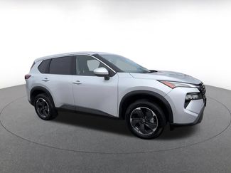 Used 2025 Nissan Rogue SV FWD video 2