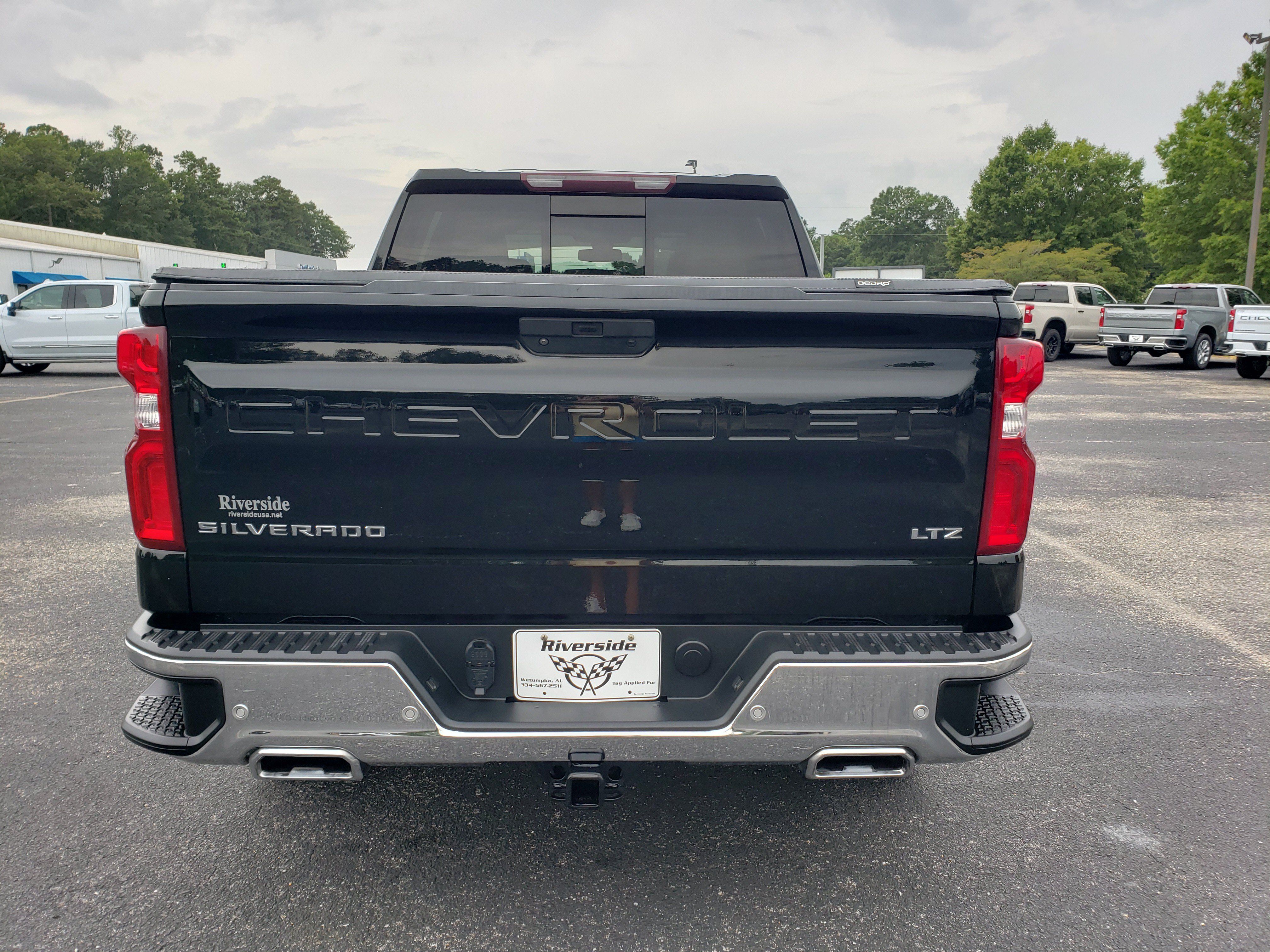 Used 2021 Chevrolet Silverado 1500 LTZ w/ LTZ Premium Package AWD/4WD image 8