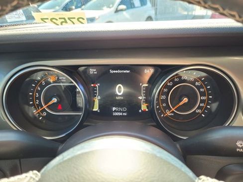 Certified 2022 Jeep Wrangler Unlimited Sahara image 28