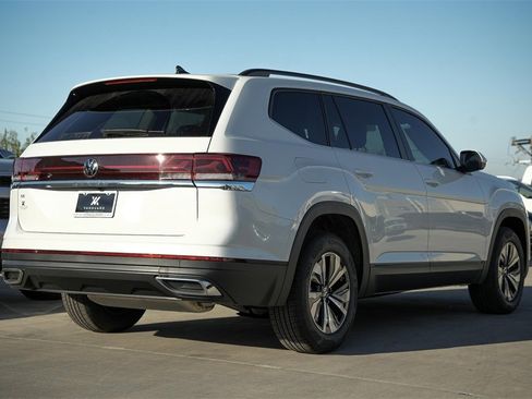 New 2026 Volkswagen Atlas SE image 6