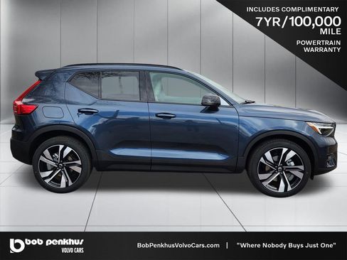 New 2026 Volvo XC40 B5 Plus w/ Protection Package Premier AWD/4WD image 24