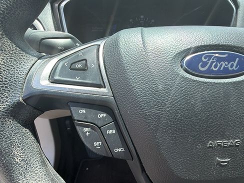 Used 2017 Ford Fusion SE FWD image 28