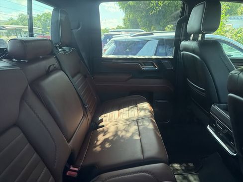 Used 2024 GMC Sierra 2500 Denali Ultimate AWD/4WD image 10