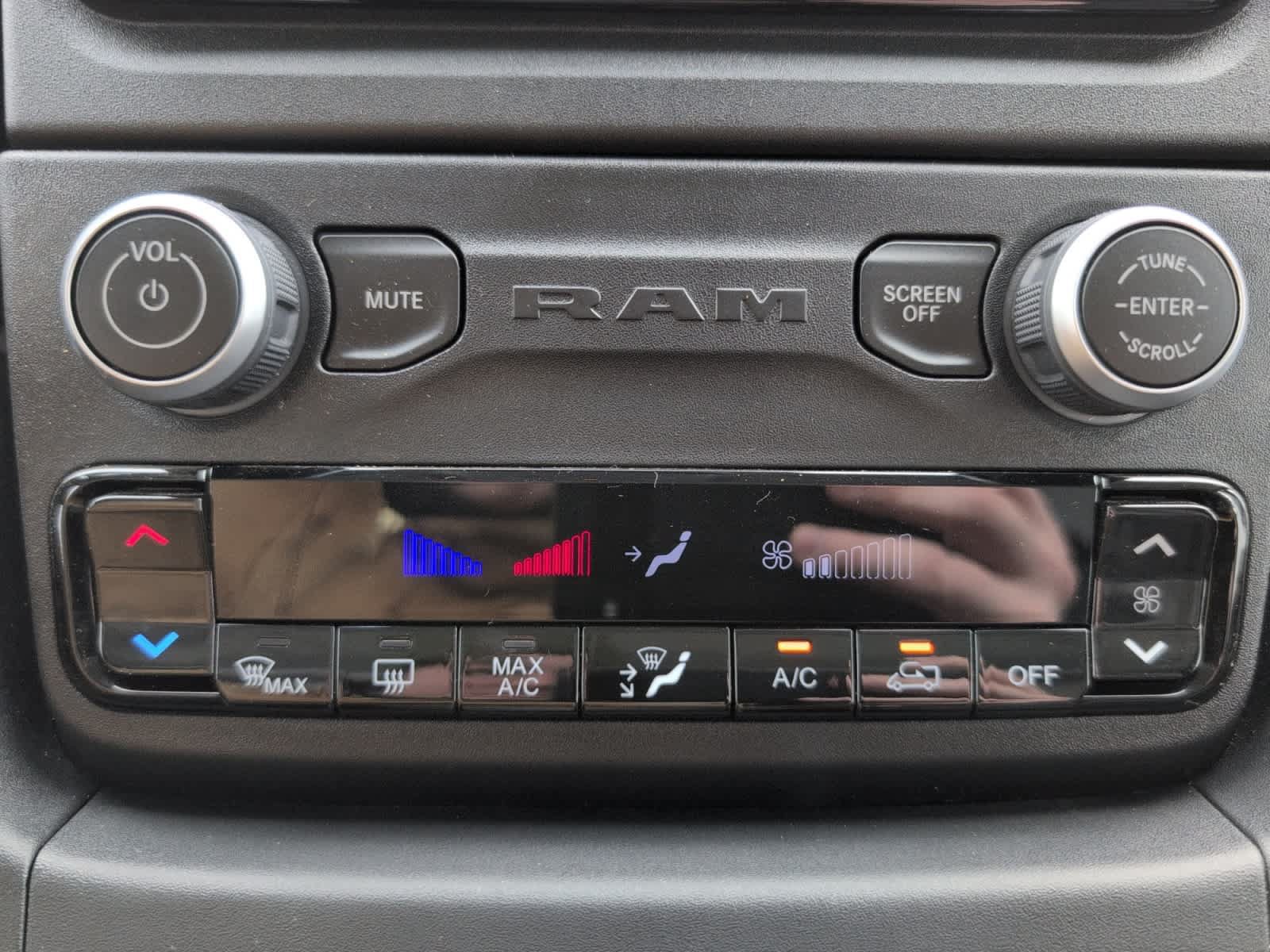 Used 2023 RAM ProMaster 3500 FWD image 28