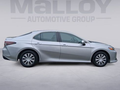 Used 2022 Toyota Camry LE FWD image 6