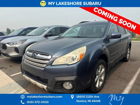 Used 2014 Subaru Outback 2.5i Limited w/ Moonroof Package AWD/4WD image 3
