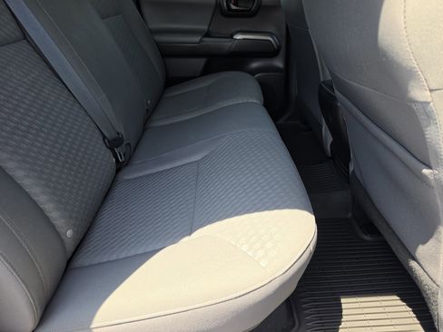 Used 2022 Toyota Tacoma SR5 w/ Technology Package RWD image 11
