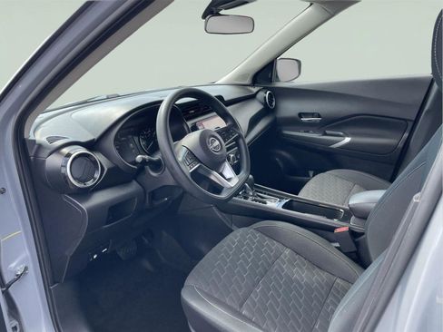 Used 2024 Nissan Kicks SV FWD image 11