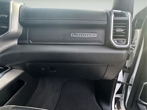 Used 2025 RAM 1500 Laramie AWD/4WD image 32