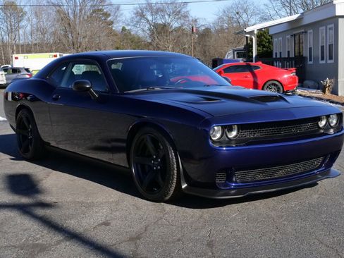 Used 2017 Dodge Challenger SRT Hellcat image 4