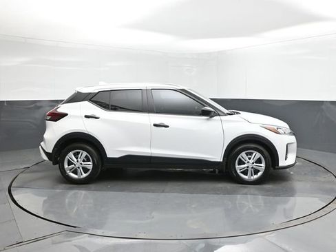 New 2025 Nissan Kicks Play S w/ Interior Electronics Package image 26