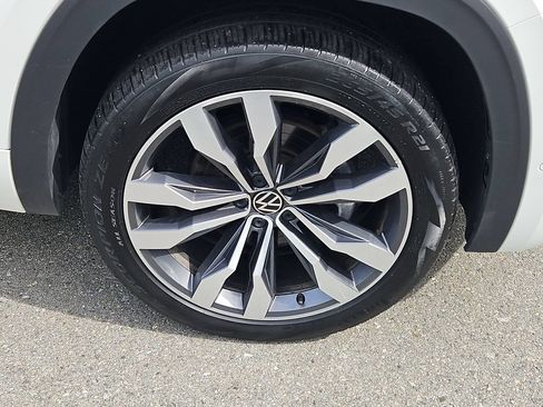 Certified 2023 Volkswagen Atlas Cross Sport SEL Premium R-Line AWD/4WD image 11