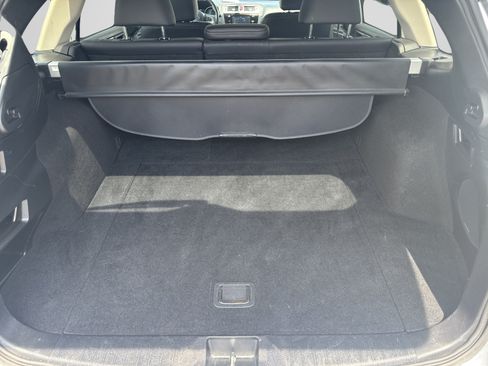 Used 2017 Subaru Outback 2.5i Limited AWD/4WD image 10