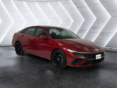 Used 2025 Hyundai Elantra SE