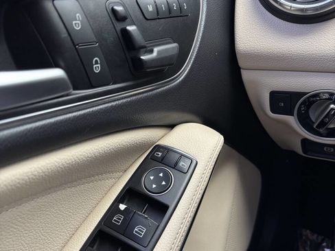 Used 2014 Mercedes-Benz CLA 250 4MATIC image 22