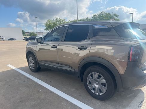 Used 2025 Nissan Kicks S FWD image 6