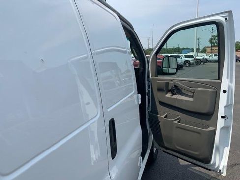 Used 2020 Chevrolet Express 2500 image 26