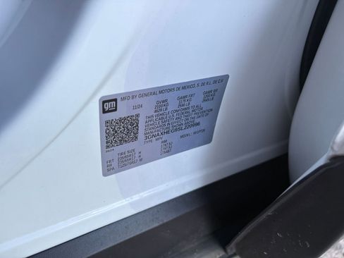 Used 2025 Chevrolet Equinox LT image 24