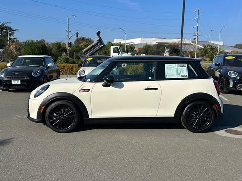 Used 2023 MINI Cooper S image 2