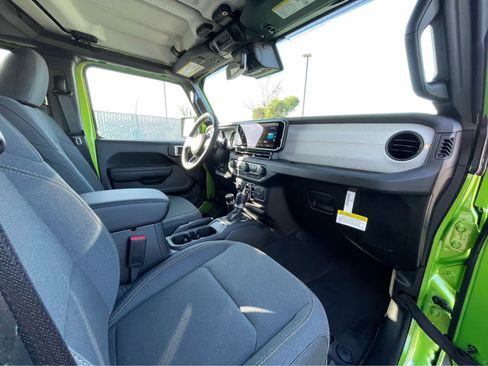 New 2025 Jeep Gladiator Sport image 28