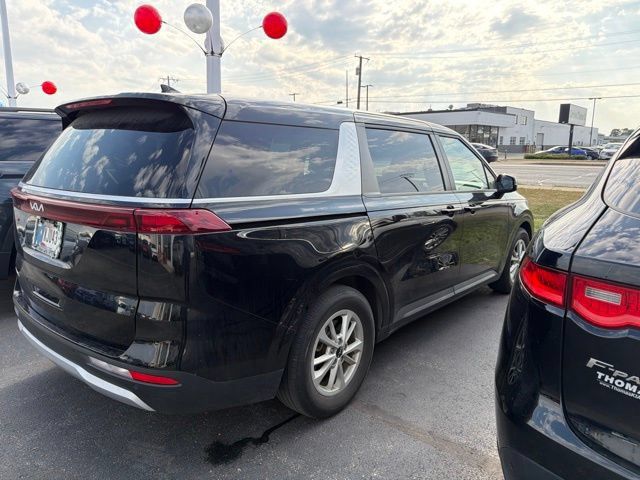 Used 2024 Kia Carnival LX FWD image 7