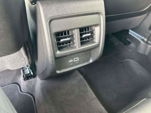 Used 2025 Cadillac XT4 Premium Luxury FWD image 15