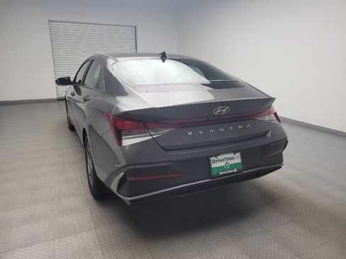 Used 2024 Hyundai Elantra SEL FWD image 6